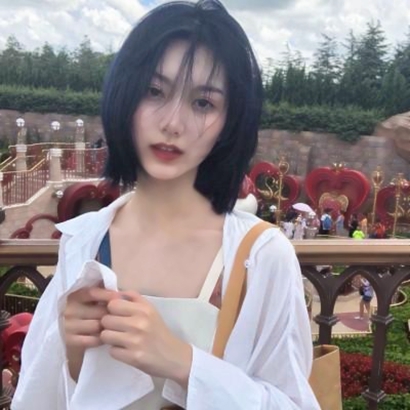 27张高清霸气真人女生头像 超酷氛围感拉满