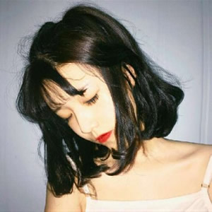 12张高清好看的女生短发空气刘海微信头像