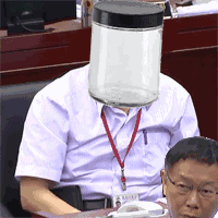 柯文哲捶桌子的恶搞表情包，越看越上头