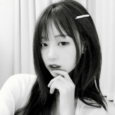 三人闺蜜专属！15张高清黑白单人头像合集