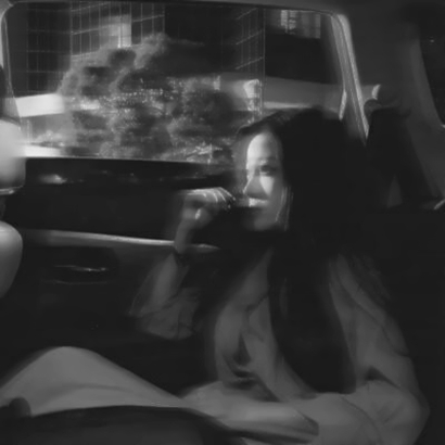 22张氛围感拉满！女生模糊感黑白QQ头像合集