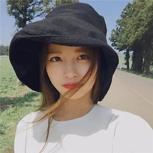 12张高清小清新女生微信头像 好看又百搭