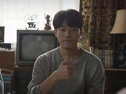 《请回答1988竖大拇指点赞表情包合集》