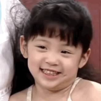 欧阳娜娜童年动态表情包来啦