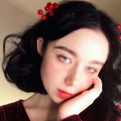 26张高清酷感女生头像合集 直接拿来当头像用