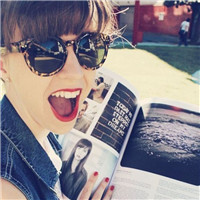 戴墨镜的成熟女生头像合集 共22张