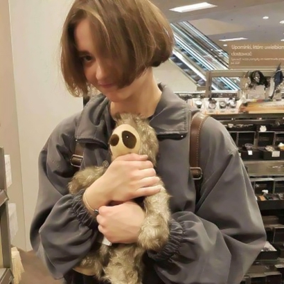 34张高清好看的外国网红女生头像合集