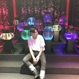男生气质唯美意境头像合集 12张适合男生的氛围感头像
