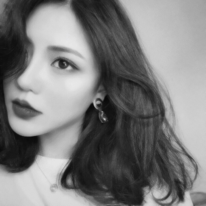 25张高清高冷气质黑白女生头像合集
