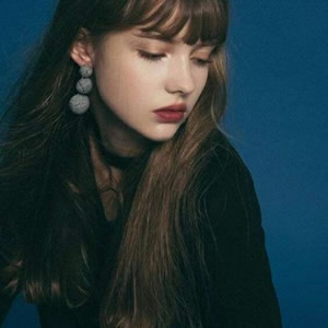 12款新款欧美风女生微信头像 超适合换头像用