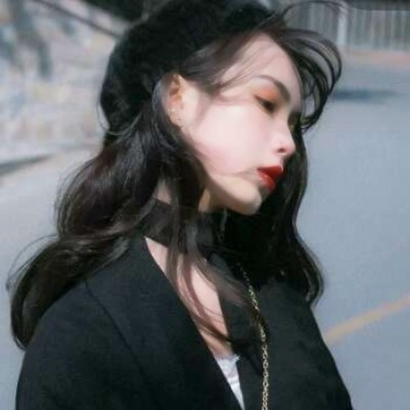 女生侧颜唯美头像合集 34张高清氛围感女生侧颜头像分享