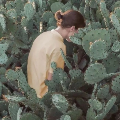 16张高清欧美风女生QQ头像 氛围感直接拉满