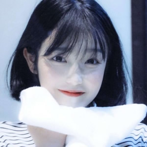 16张可爱小清新闺蜜女生头像 高清好看快存