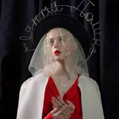 34张高清有气质的外国女生头像合集