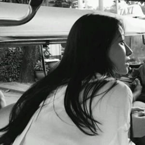 16张高清堕落感黑白颓废女头像合集