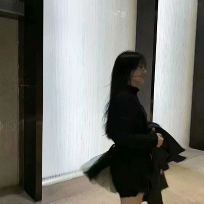 30张成熟清新又带霸气感的女生头像 高清质感拉满