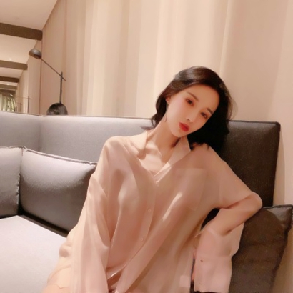 女生高冷成熟微信头像 28张高清有品位款