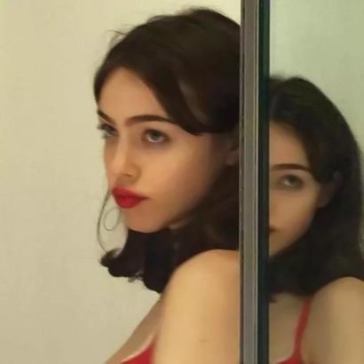 帅气感拉满！12张高清欧美女头合集