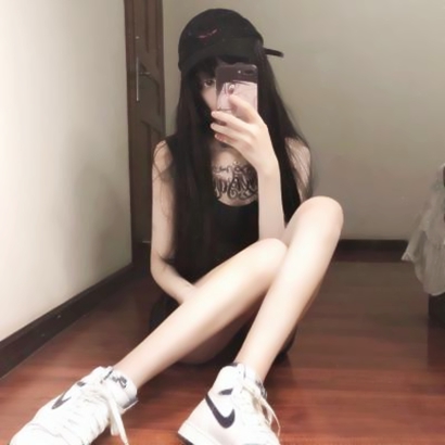 33张清新感网红女生头像 高清潮流美图合集