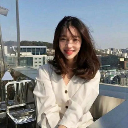 11张高清有气质的女生个性头像 适合当微信头像