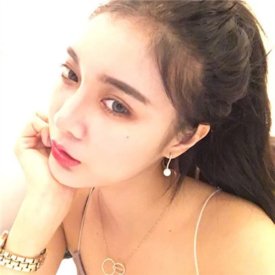 18张高清富二代女生头像 白富美风格头像合集