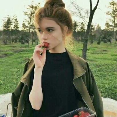 36张高清欧美女生意境头像 氛围感拉满的欧美女头