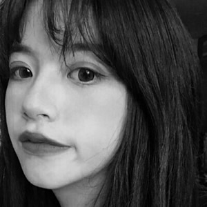 16张高清好看的QQ黑白女生头像合集