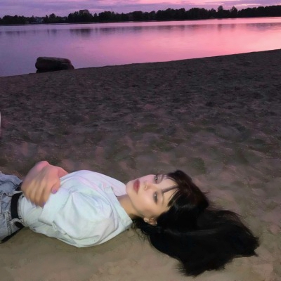 个性外国美女头像合集 24张不同风格的高颜值头像来了