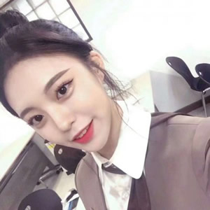 高冷又带点小性感！这套霸气御姐女生头像太绝了（14张）