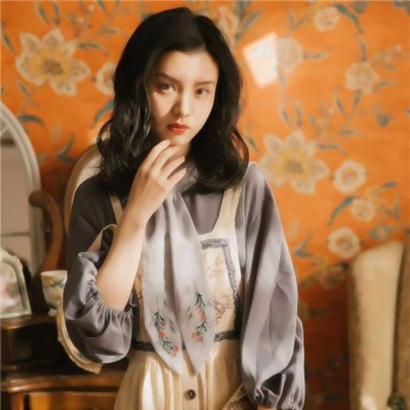 自带氛围感！11张高清港风气质女生头像合集