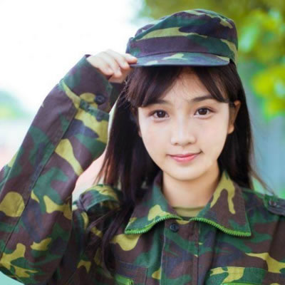 军训女生小清新头像合集 12张迷彩服清纯美女头像
