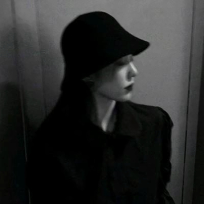 36张高清女生黑白个性头像 适合当微信头像的黑白女生头像合集