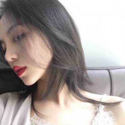 21张霸气女网红头像 高清好看的女生头像合集