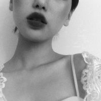 15张氛围感拉满的伤感黑白意境女生头像合集