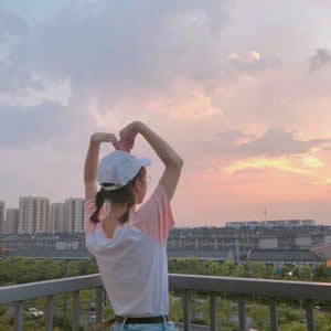 最新高清小清新女生头像合集 共12张好看头像