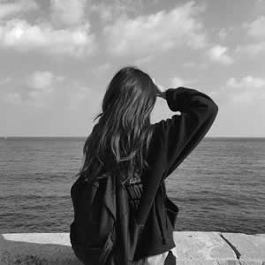 微信黑白女生侧脸头像合集 共12张