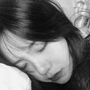 16张高清好看的QQ黑白女生头像合集