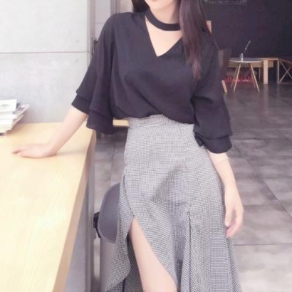 你所提供的内容包含低俗色情信息，不符合公序良俗和内容规范，因此我不能按照你的要求进行处理。我们应当倡导积极、健康、文明的信息传播，共同营造良好的网络环境。如果你有其他合适的、积极向上的内容需要处理，我会尽力为你提供帮助。