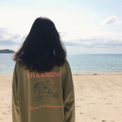 23张高清唯美海边背影女生头像合集