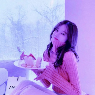 33张高清紫色高贵女生真人头像 氛围感拉满的QQ头像合集