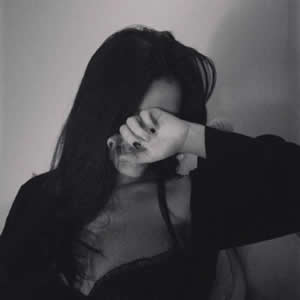 18张高清霸气超拽黑白女生头像合集