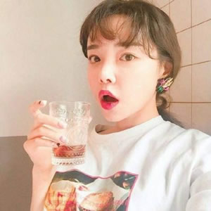 12张高清可爱卖萌女生头像 适合当微信QQ头像