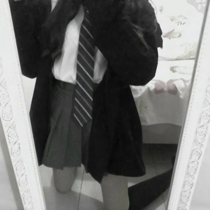 女生衬衫配裙子女头合集来啦 29张超耐看头像