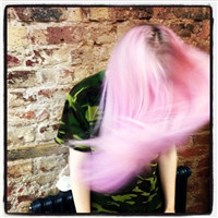 超拽感拉满！21张五颜六色染发女生QQ头像合集