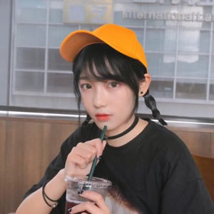 14张高清时尚美女微信头像 好看的女生头像合集