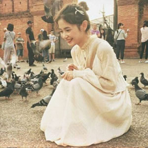 18张清纯感拉满的丸子头女生头像 背影侧脸款高清图