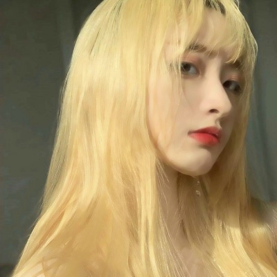 超拽酷飒女生真人头像 33张高清无水印合集
