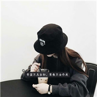 女生头像唯美伤感带字素材 21张合集