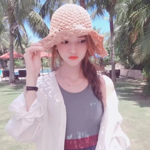 14张高清时尚美女微信头像 好看的女生头像合集