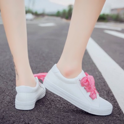 超酷带鞋元素女生头像！26张高清微信头像图来啦